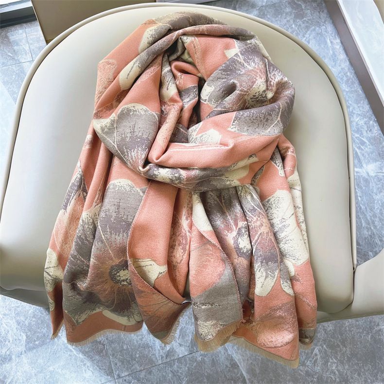 Bufanda elegante de cachemira con diseño de loto para mujer, para otoño e invierno, cálida y gruesa, para ciclismo, resistente al viento, para regalo_voghion.com