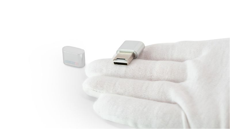 Premium USB 3.1 Card Reader - CNC Aluminum Design for Fast Photo Transfer_voghion.com