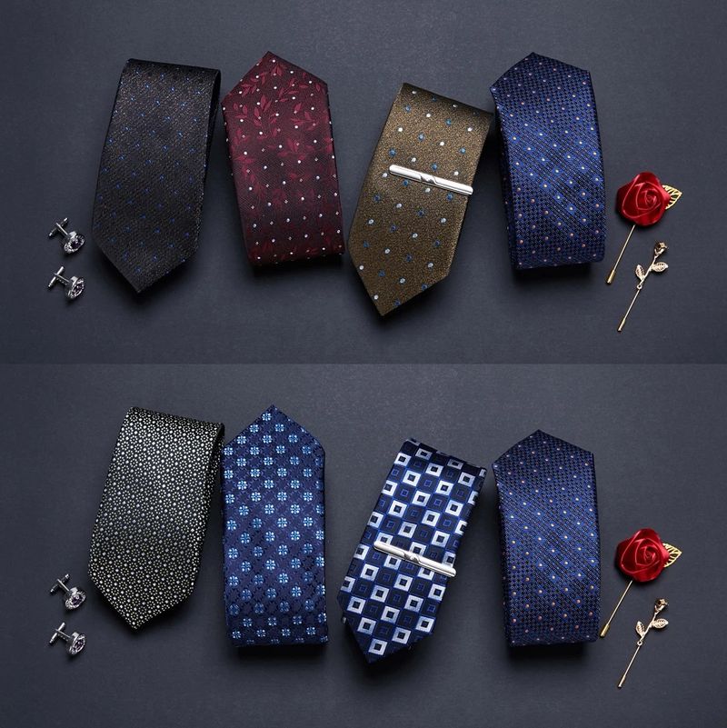 Small Custom Fashion Autumn Winter European Style Pattern Men's Formal Business Tie_voghion.com