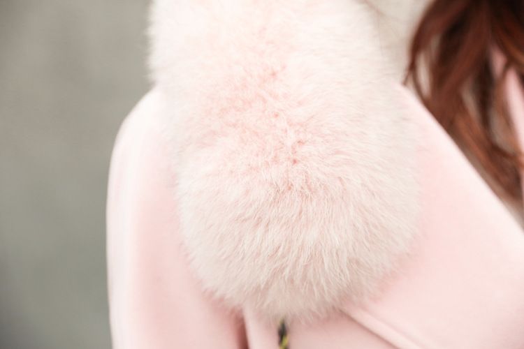 "Elegant Women's Wool Coat With Luxurious Fur Collar - Winter Slim Fit Long Overcoat For Stylish Warmth"_voghion.com