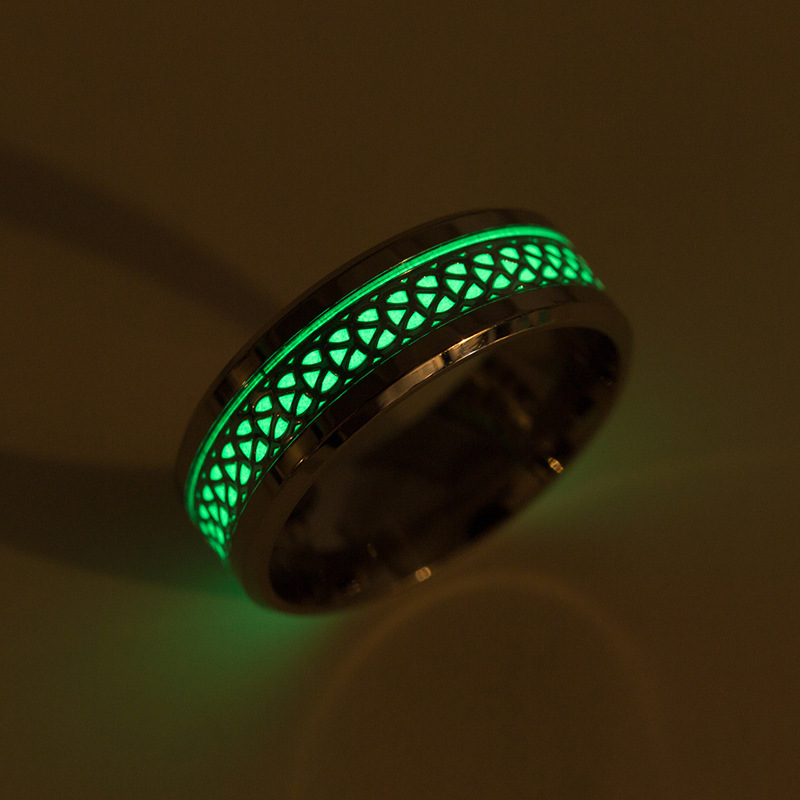 Glow-in-the-dark rings for men and women glow with luminous ornaments_voghion.com