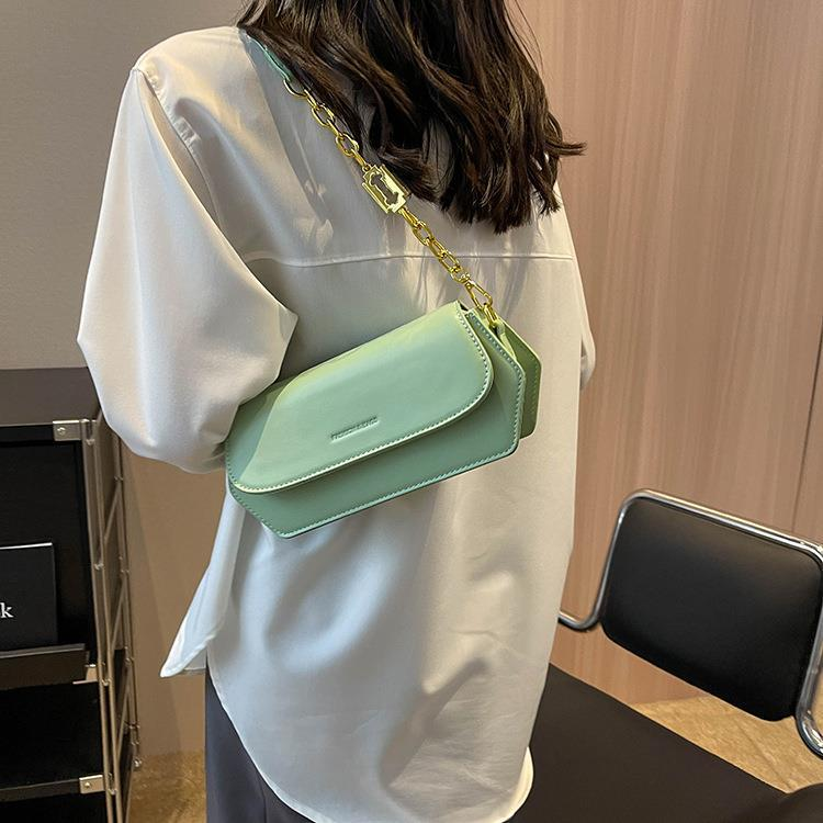 Niche Design Borsa piccola 2023 Nuova moda primavera ed estate Borsa baguette sotto le ascelle Borsa da donna con catena di fascia alta Borsa a tracolla_voghion.com