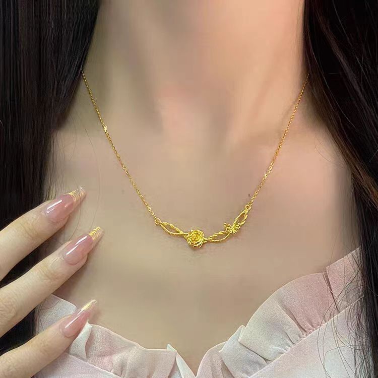 Halskette mit Rosen-Schmetterling im koreanischen Stil, Kupferanhänger, Nischendesign, leichtes Luxus-Alltagstemperament, sanfte Schlüsselbeinkette_voghion.com
