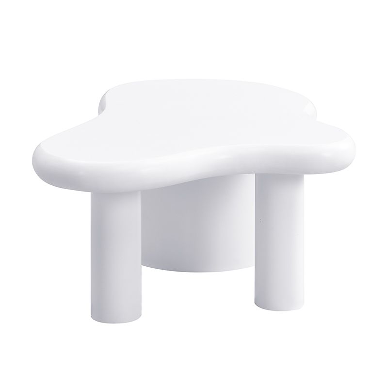 Table basse blanche moderne de forme irrégulière avec 2 tiroirs, design compact et élégant, robuste et pratique pour le salon et une utilisation polyvalente._voghion.com