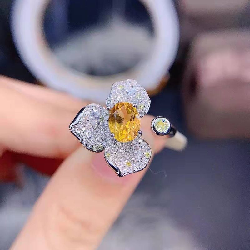 sier lys mikro-innlagt diamant trebladet blomst heldig farge skatt åpningsring kvinnelig fest bursdag_voghion.com