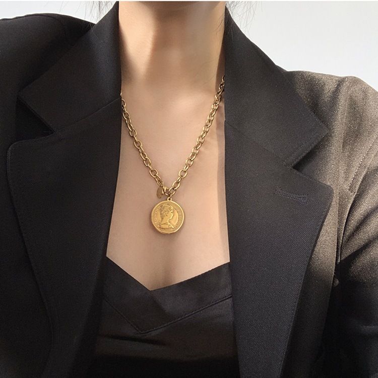 Fashionable Personalized Portrait, Round Brand Titanium Steel Pendant Chain, High-end Temperament, Cold And Simple Style_voghion.com