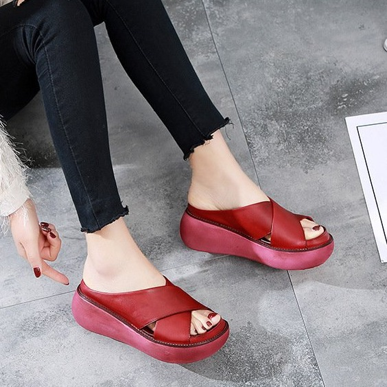 Coole Hausschuhe, neue Sommer-Slipper mit Biskuitsohle, gekreuztem Absatz, übergroße Damen-Hausschuhe zum Draußentragen_voghion.com