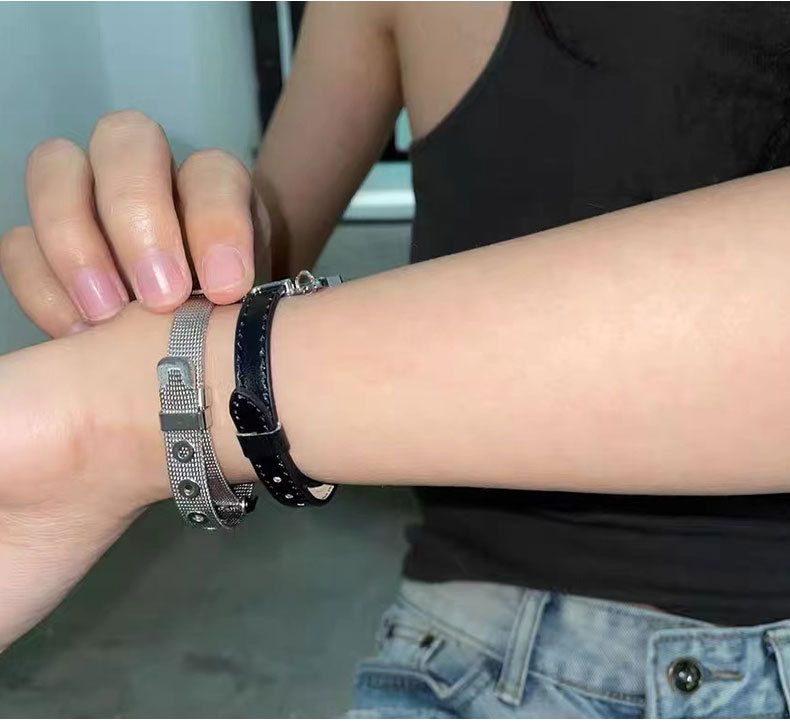 Bracciale impilabile regolabile con ciondolo a forma di stella Y2k, dolce, fresco e sexy, in stile millennial, con design di nicchia, in acciaio al titanio, per coppie._voghion.com