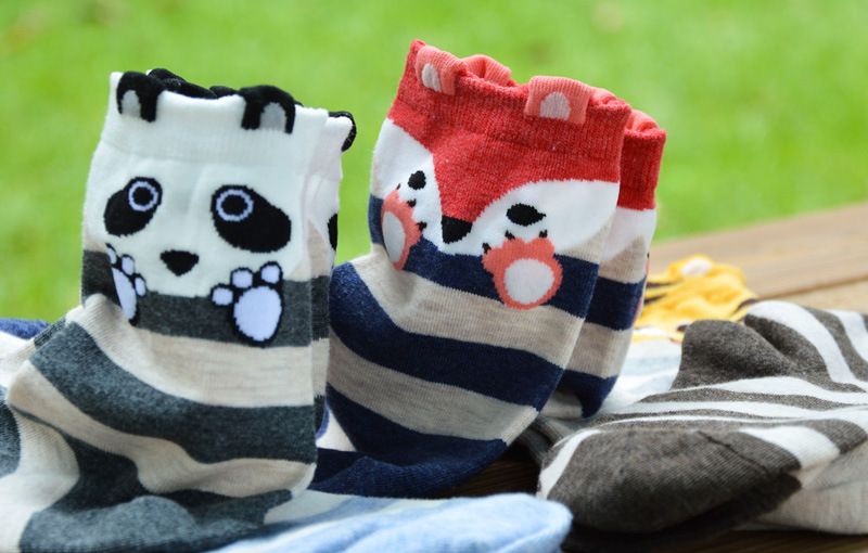 Damensocken, klassische horizontale Streifen, mittlere Röhre, Tier-Cartoon-Stereo-Socken_voghion.com