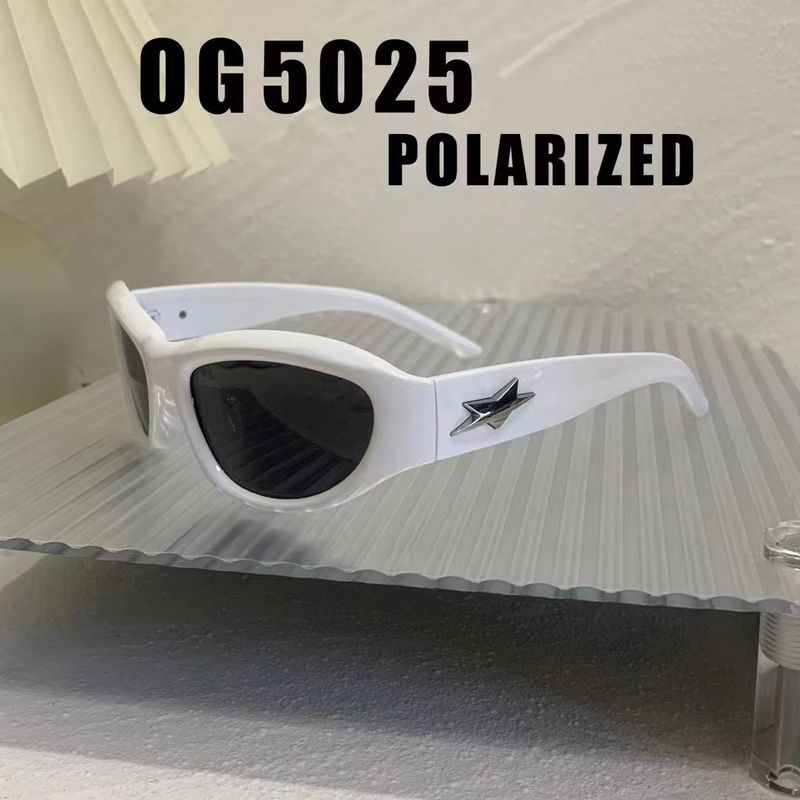 Nouvelle photo de rue de fille épicée du millénaire en étoile pentagonale, lunettes de soleil célèbres sur Internet, lunettes tendance personnalisées pour femmes_voghion.com