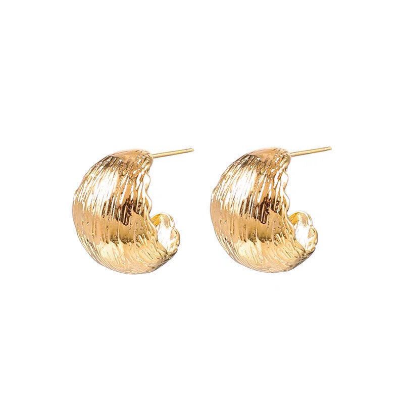 Orecchini a cerchio in metallo a forma di C per donna, eleganti e versatili, alla moda, con personalità di celebrità su Internet._voghion.com
