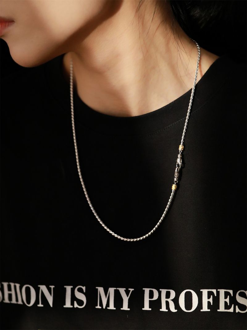 Tang Grass Pattern Double Button Head Dragon Bone Necklace For With Unique Design Sense Autumn/Winter Sweater Chain_voghion.com