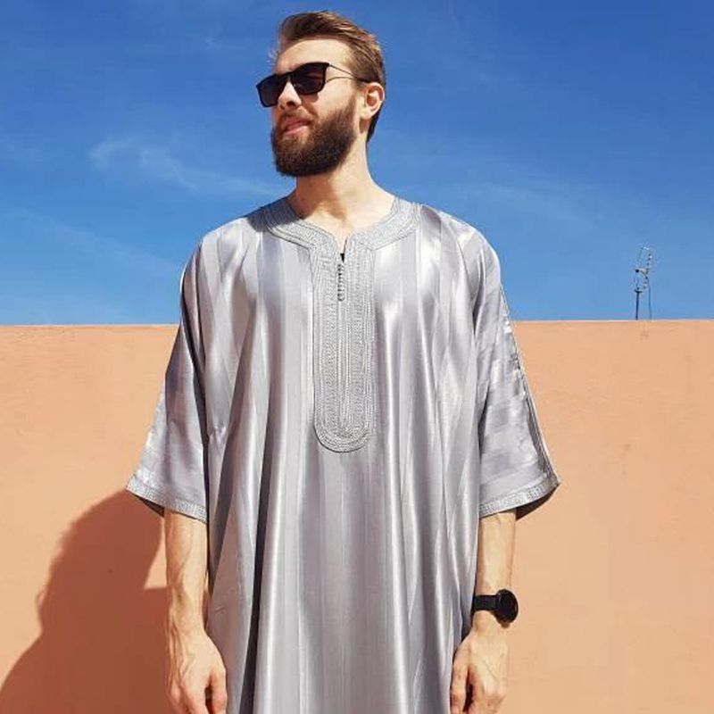 Vīriešu apģērbs Tuvo Austrumu Marokas Dubaijas apģērbs svītrains halāts ar vidējām piedurknēm, izšūts Saūda Arābijā_voghion.com