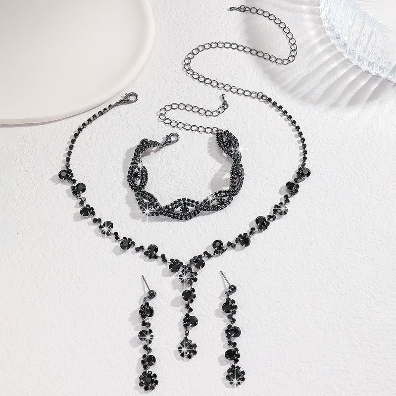 Brautset Accessoires Halskette Armband Ohrringe dreiteiliges Set Nische High-End-Schmuckset Kleid vielseitiger Schmuck_voghion.com
