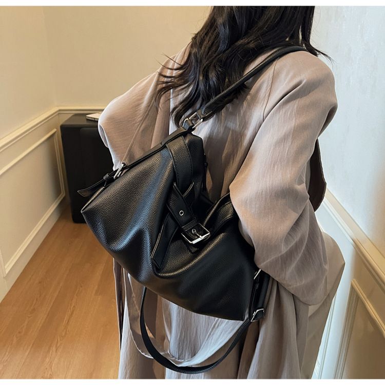 Sac fourre-tout tendance pour femme, grande capacité, en PU souple, avec fermeture éclair, pour un usage quotidien, disponible en noir, beige, marron et argent._voghion.com