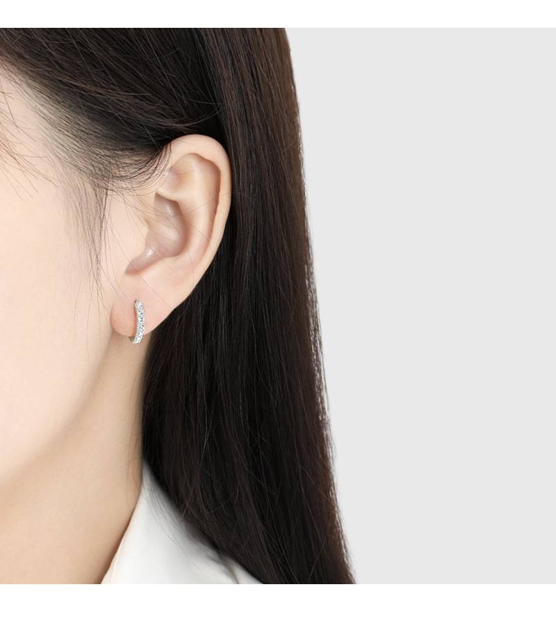 Versatile earrings with simple circular earrings European and American style trendy women sweet diamond studded single row circular earrings_voghion.com