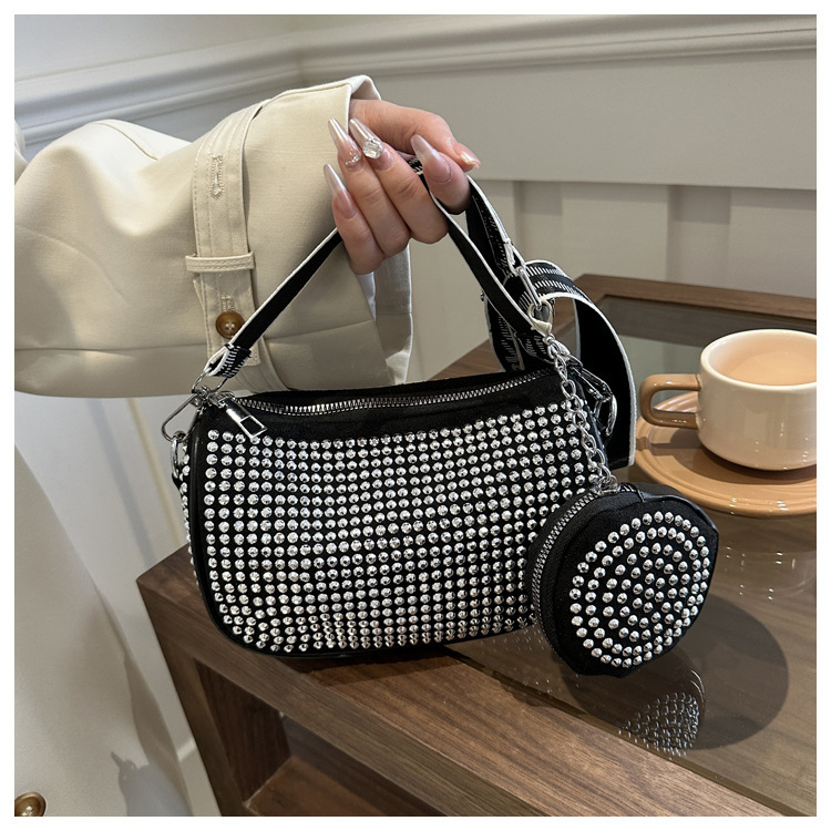 Donna alla moda con semplici strass intarsiati, borsa a tracolla alla moda a spalla singola, borsa di tendenza da discoteca,_voghion.com