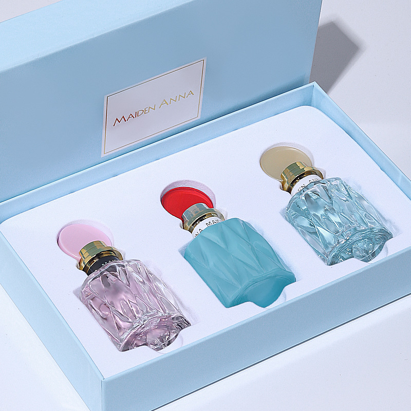 3 kpl 30 ml luksushajuvesisarja Tuoksu kestää pitkään, lahja syntymäpäiväksi jouluksi ystävänpäiväksi äitienpäiväksi_voghion.com