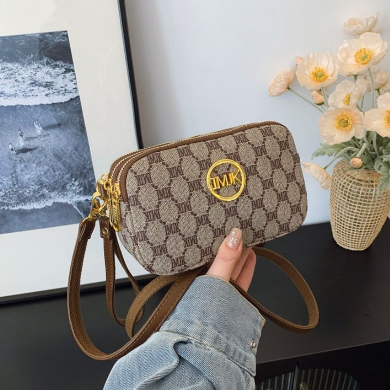 High-end Camera Crossbody 2025 New Fashion Printed Women's Chest Versatile Handheld Shoulder Bag_voghion.com