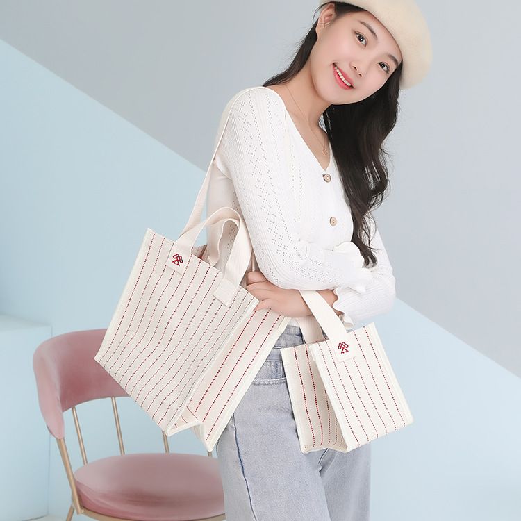 Beige Red Stripe Series Mini-Schultertasche für den Freizeitausflug, wasserdichte Beschichtung für Damen_voghion.com