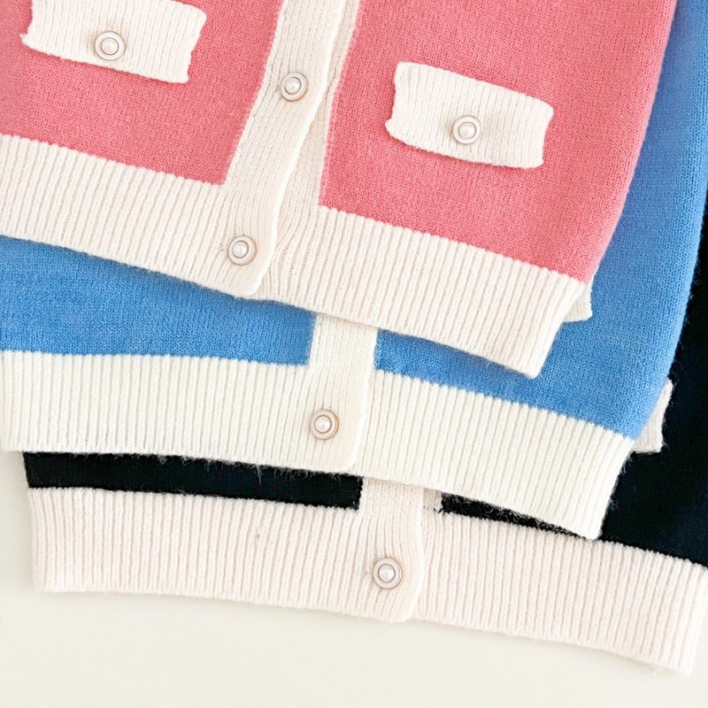 2025 Herbst und Winter Neue Mädchen Strickpullover Dreiteiliges Set Gestrickte Rundhals-Strickjacke + Weste + Wickelrock_voghion.com