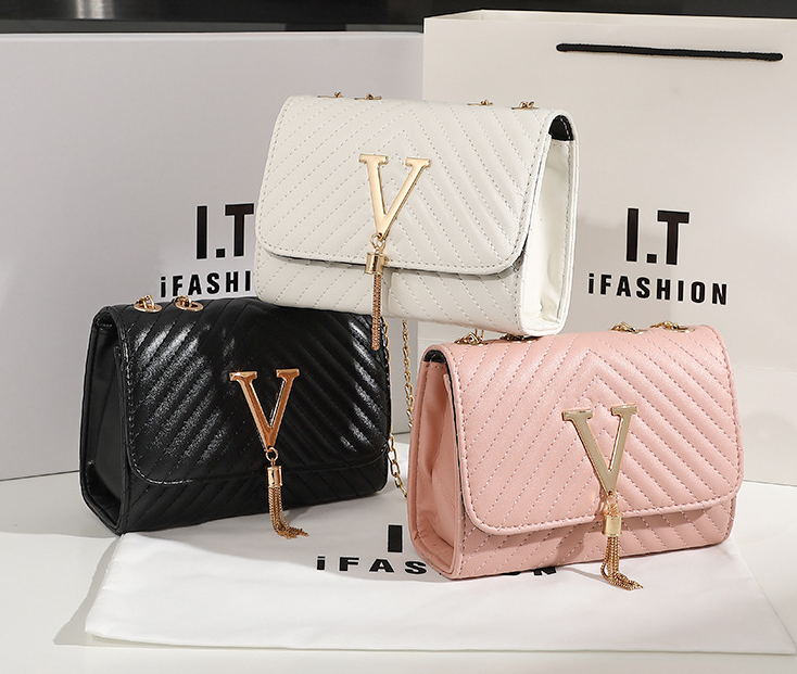 Hot 2023 Summer Bag Women's Shoulder Bag 2023 Fashion Commuter Women's Small Square Bag Rhombus Chain Shoulder Bag_voghion.com