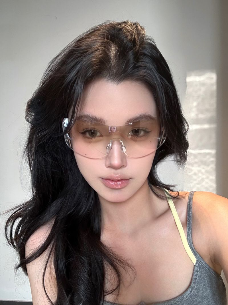 LazyZoom European And American Large Frame Face Covering Frameless Mercury Y2g Concave Shape Women Windproof Outdoor Sports_voghion.com