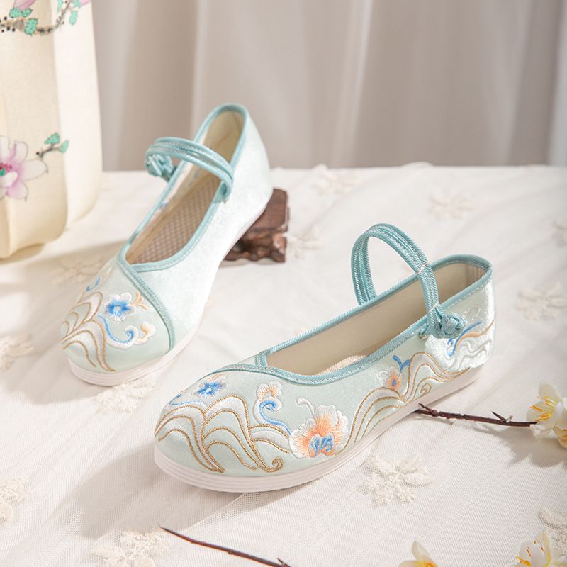 Damenschuhe Neue Hanfu-Schuhe für den Herbst Damenschuhe im antiken Stil mit Stickereien und flacher Sohle Antike Kostümschuhe mit Stickereien im Han-Element-Stil_voghion.com