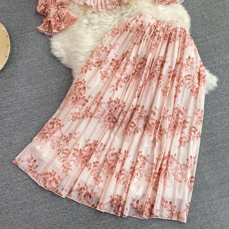 Damenbekleidung Modischer Anzug für Damen, super märchenhafte Chiffonbluse mit V-Ausschnitt, gerüschter Taille und Blumenmuster, zweiteiliger Faltenrock mit hoher Taille_voghion.com