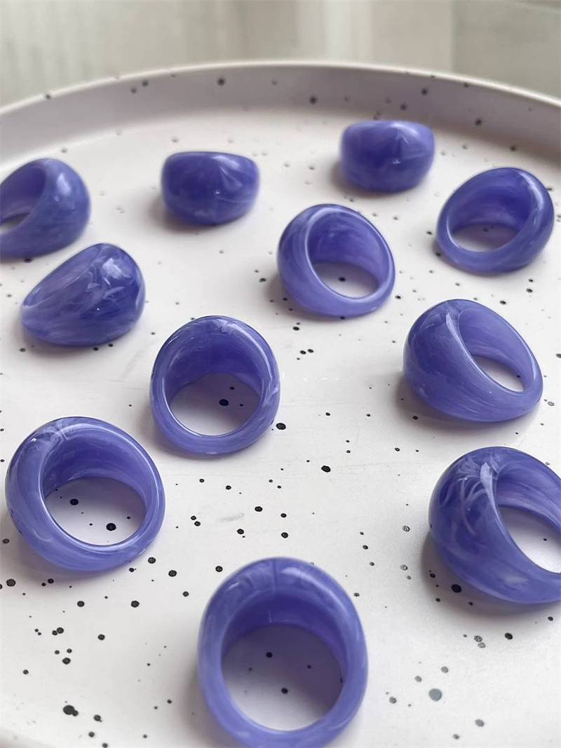 New Niche Unique Shaped Retro Resin Ring With Cool Style And Dyed Male Accessories_voghion.com