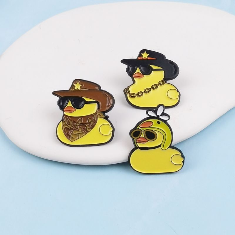 Spilla a forma di piccola anatra gialla, spilla con distintivo in lega, accessorio fisso per borsa, coppia di cartoni animati_voghion.com