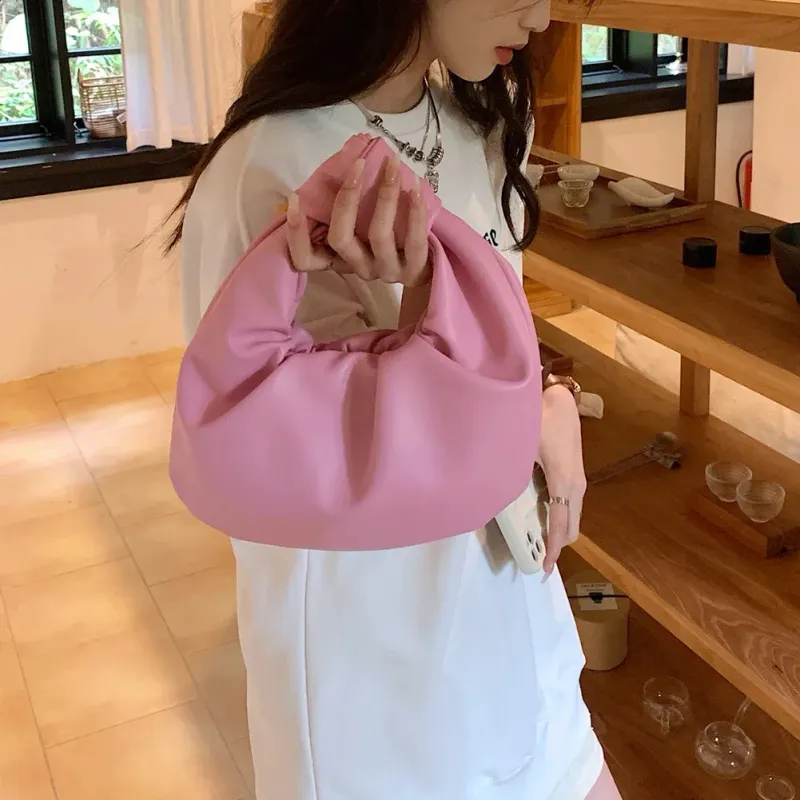 Borsa da polso a forma di nuvola semplice con manico superiore in pelle PU tinta unita da donna, per feste e vacanze 240820_voghion.com