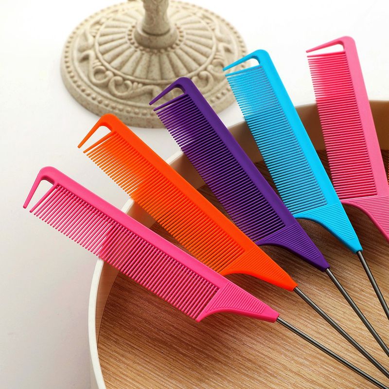 Špičatá ocel potřebuje styling, tepelně odolné bodové barvení, distribuci, dlouhý hřeben, stříhání vlasů a zónování hřebenu_voghion.com