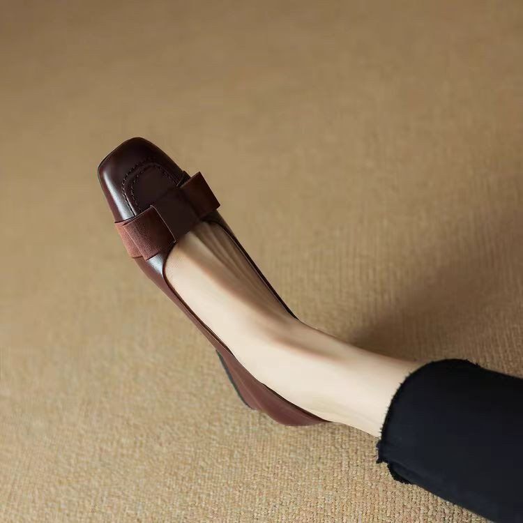 Xiaoxiangfeng Color Matching Small Leather Shoes Women's Square Head Thick Heel Bow Medium Heel Single Shoes_voghion.com