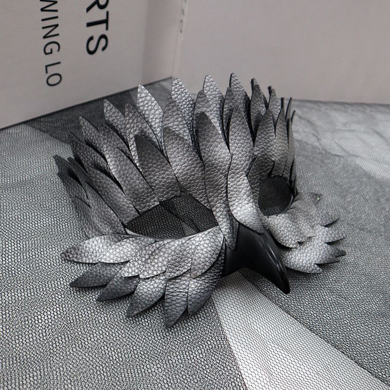 Halloween High-end Half-face Leather Feather Bird Beak Masquerade Party Mask Costume Prop Bar Fun Adult Version_voghion.com