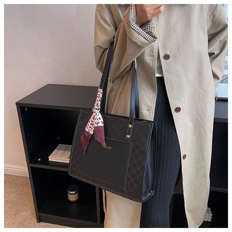 Tasche Damen Große Tasche 2023 Neue Einkaufstasche Große Kapazität Pendlertasche Strukturierte Umhängetasche_voghion.com