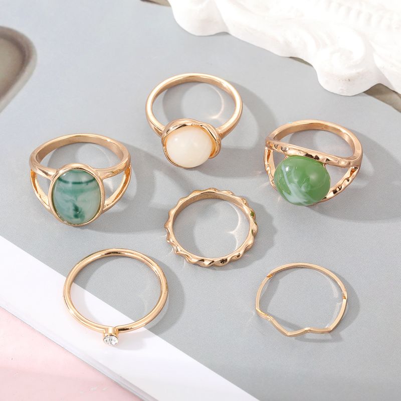 Ready Stock IPARAM Elegantes smaragdweißes künstliches Ringset für Frauen Vintage Kristall geometrischer Fingerring Modeschmuck_voghion.com