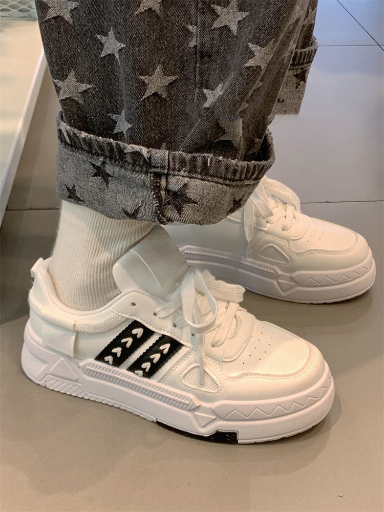 2023 printemps et automne nouvelle version coréenne de Ins chaussures blanches à la mode pour les étudiants baskets rétro à lacets oreille de blé chaussures décontractées femmes_voghion.com