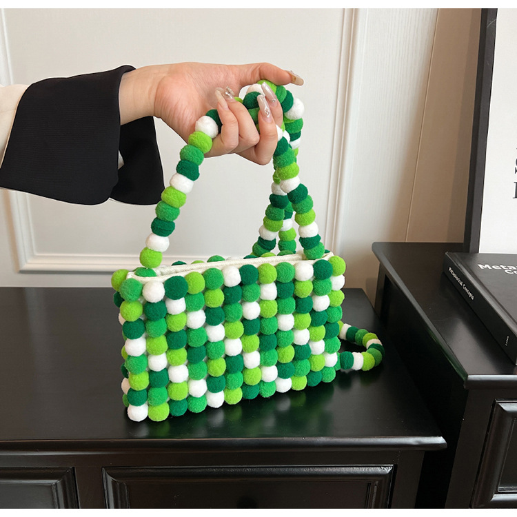 Nepal Colored Cross Shoulder Dammode Regnbågsboll Plysch mångsidig liten fyrkantig väska_voghion.com