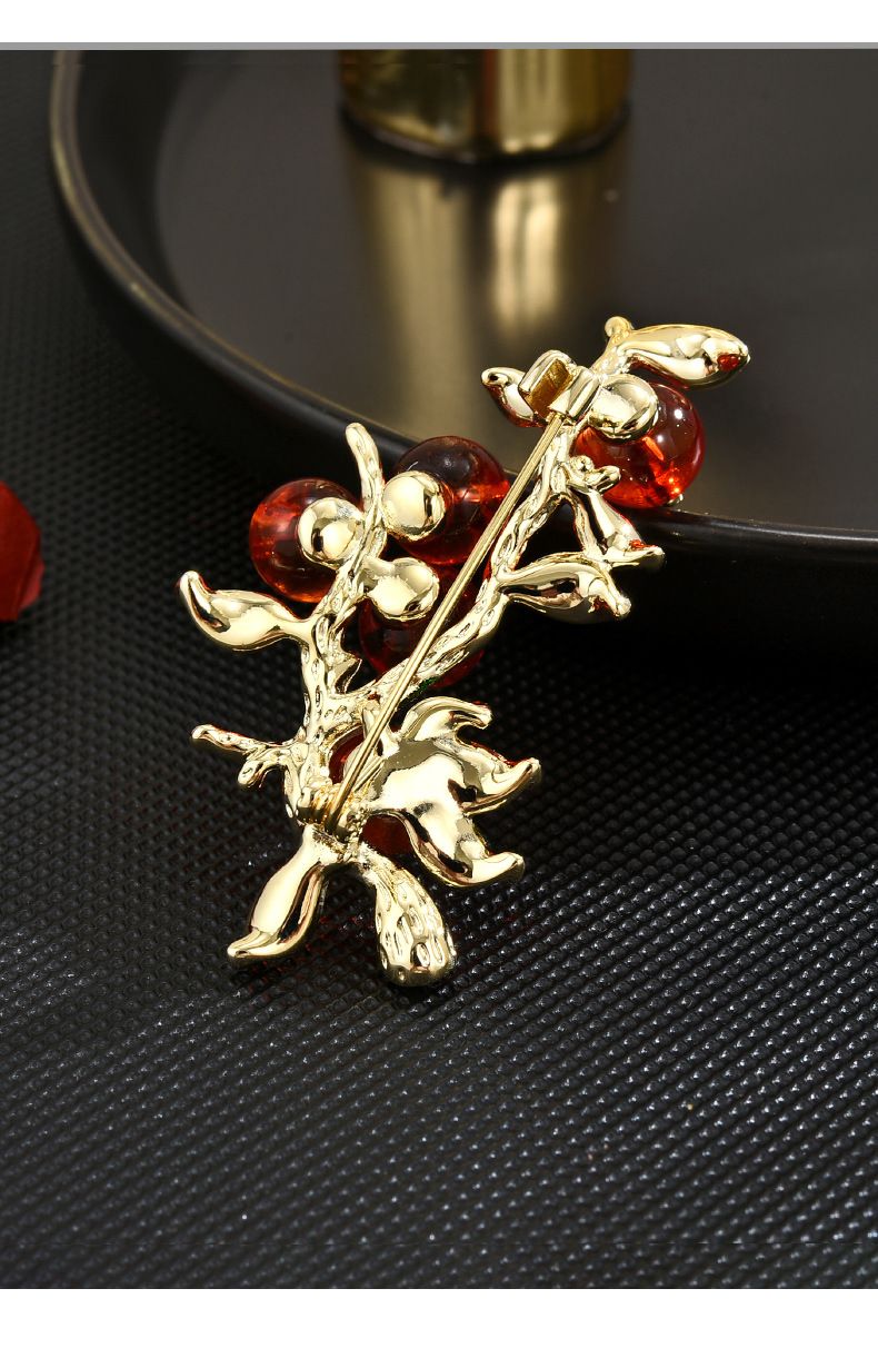 Spilla in vetro di lusso squisita da donna di alta qualità in stile cinese con cachi Ruyi, accessori per cardigan con fiori sul petto e temperamento_voghion.com