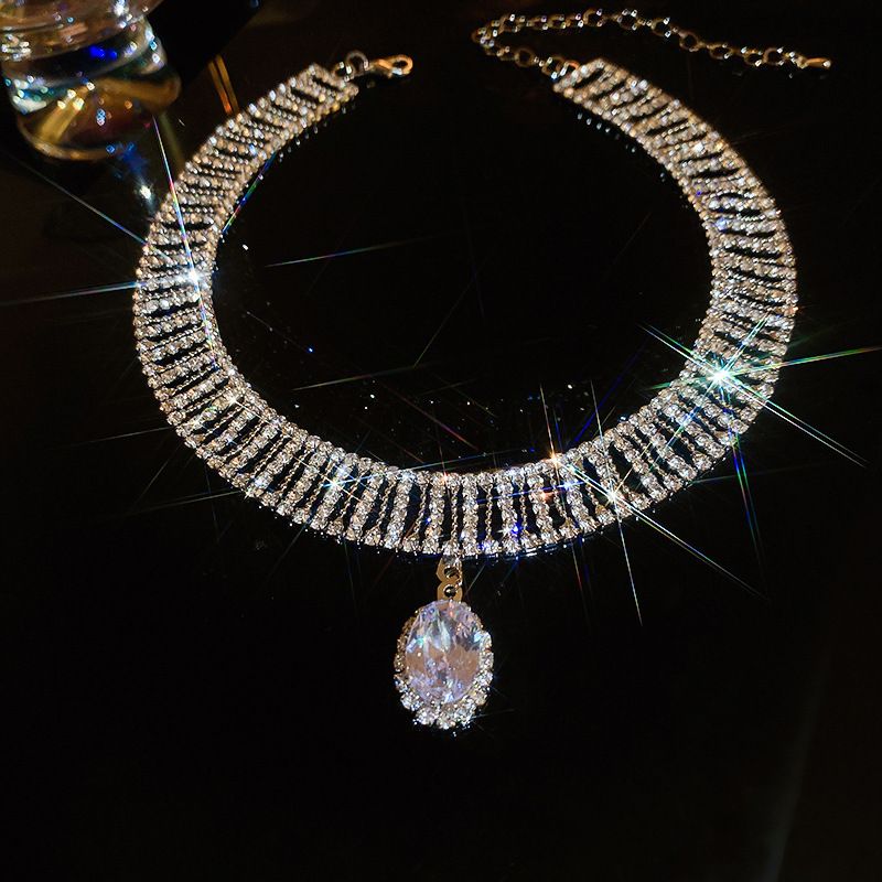Collana con ciondolo geometrico a goccia d'acqua in zircone minimalista, girocollo super scintillante di alta qualità per donna_voghion.com