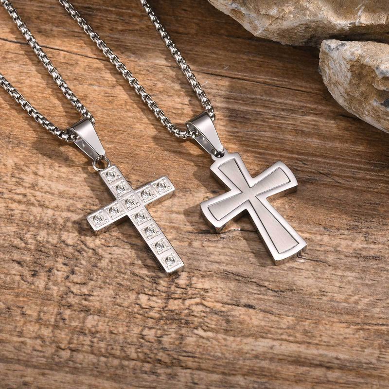 Collana con ciondolo a croce da uomo, in acciaio, accessori moda_voghion.com
