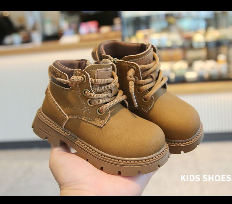 Otoño 2024, nuevas botas pequeñas de cuero para hombres y mujeres, botas Martin de caña media para bebés, edición coreana, zapatos para niños_voghion.com