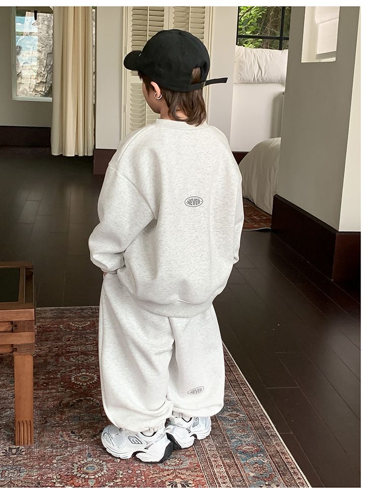 Conjunto deportivo de otoño estilo coreano para niño: sudadera con capucha y pantalón deportivo en tonos neutros (3-8 años, 120-170 cm, caqui/morado/gris)_voghion.com