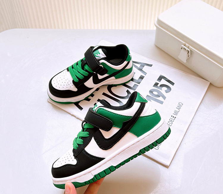 2024 Primavera Nuove scarpe sportive per bambini da ragazza con bordo basso nero e scarpette bianche casual da ragazzo Panda_voghion.com