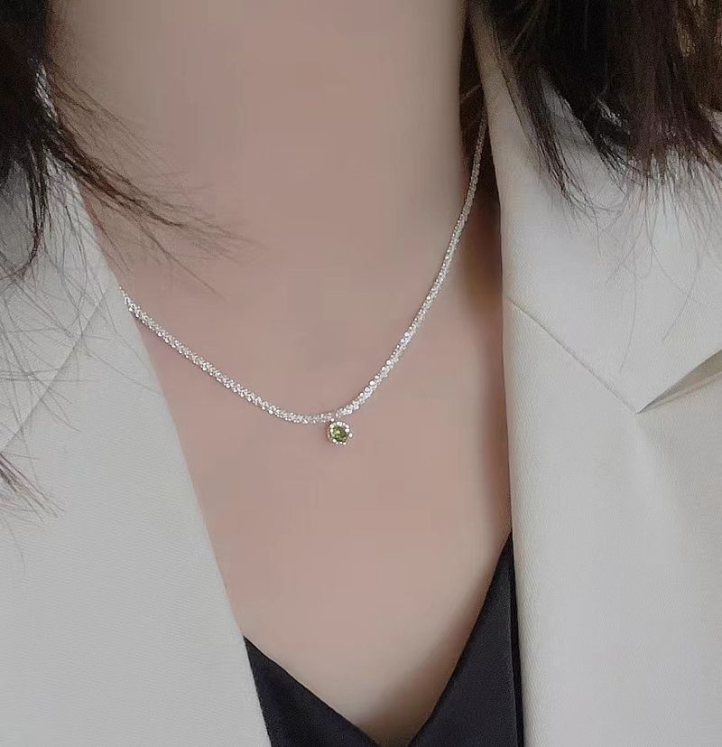Collana con cielo stellato e corona in argento puro S999 per donna, girocollo estivo leggero di lusso con zirconi verde oliva scintillanti._voghion.com