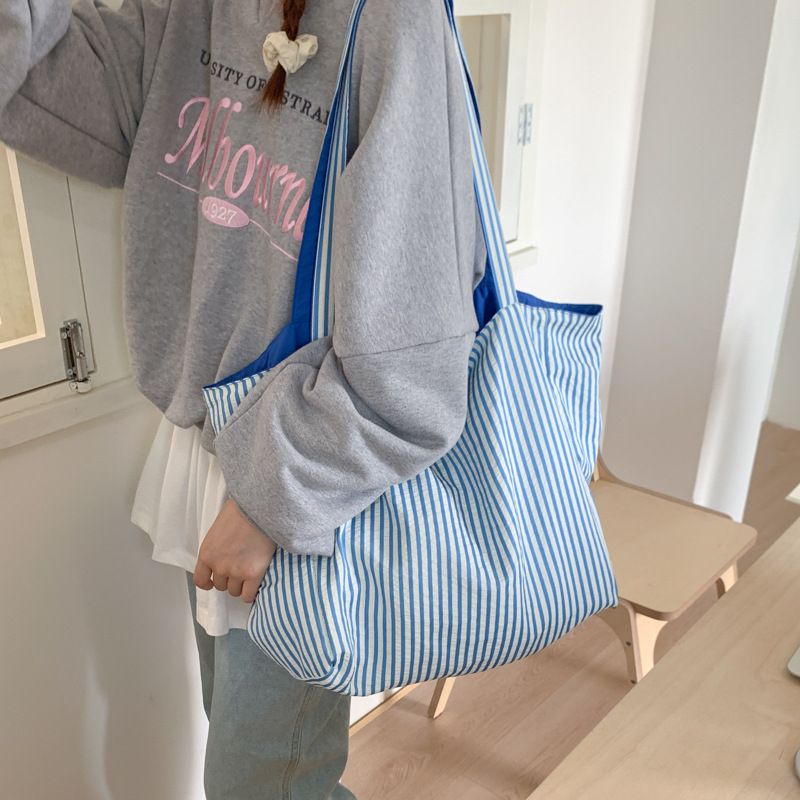Sac fourre-tout décontracté en nylon de style coréen, sac à main à imprimé lettre tendance, sac à bandoulière simple rayé double face de célébrités d'Internet_voghion.com