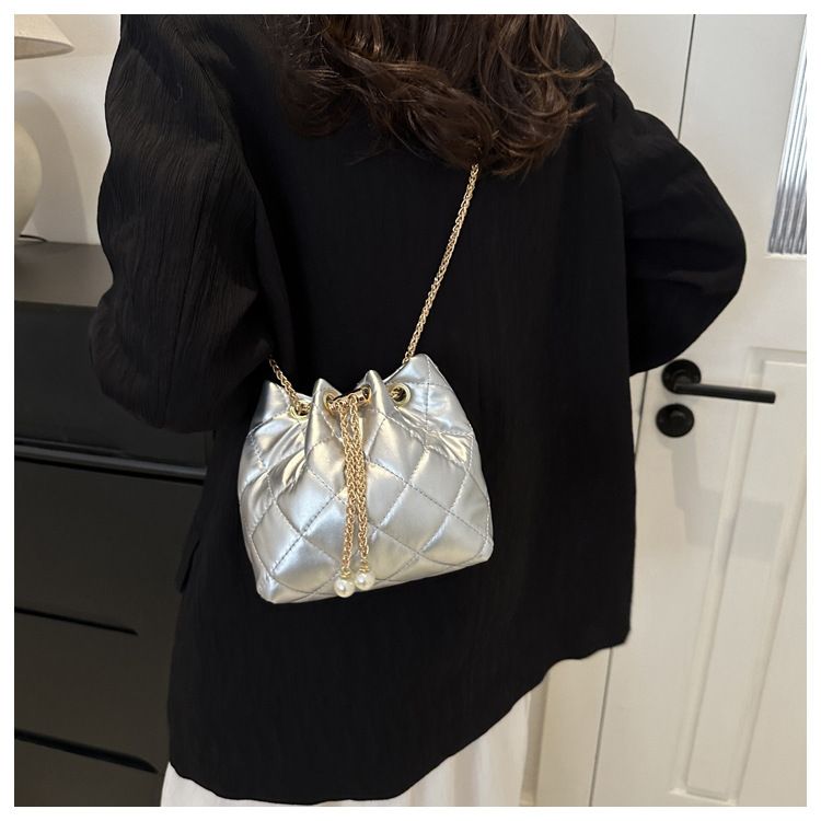 Ligge Cross Shoulder Water Bucket Bag 2024 Drawstrig Simple New Style Chai Sprig Tred Leisure Large Capacity_voghion.com