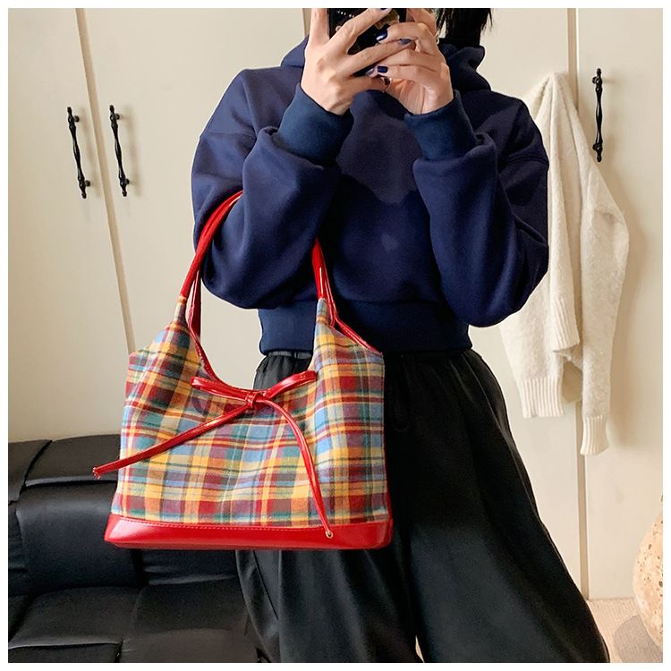 Borsa a tracolla grande ed elegante con tracolla staccabile, borsa a mano spaziosa per lavoro e viaggio, con motivo a quadri a blocchi di colore, per donna_voghion.com