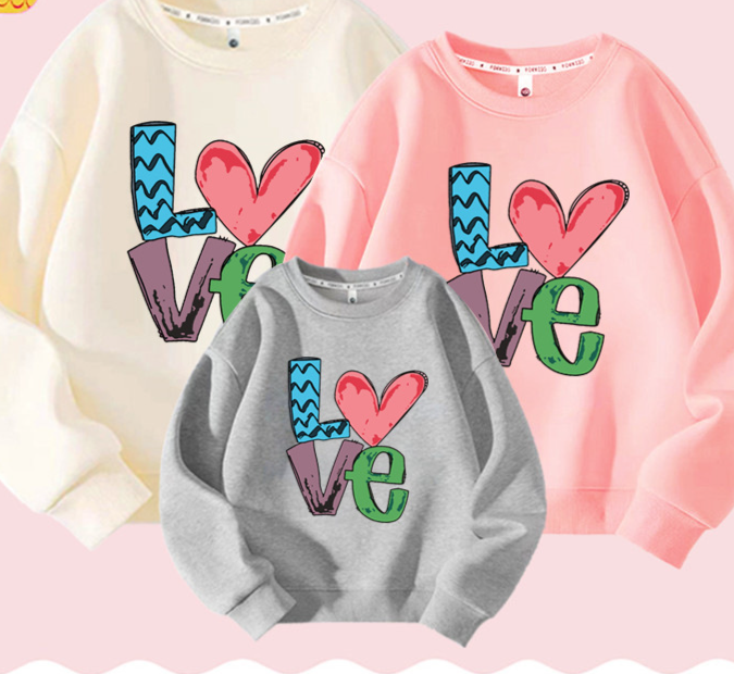 Eltern-Kind-Kleidung New LOVE eine Familie mit drei oder vier lässigen Kapuzenpullovern mit langen Ärmeln_voghion.com